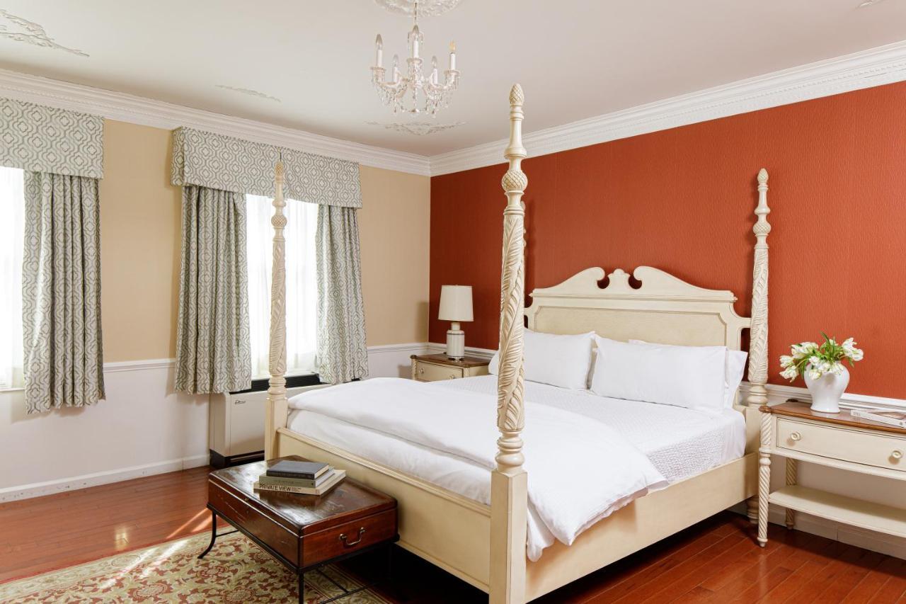 The Litchfield Inn Екстер'єр фото