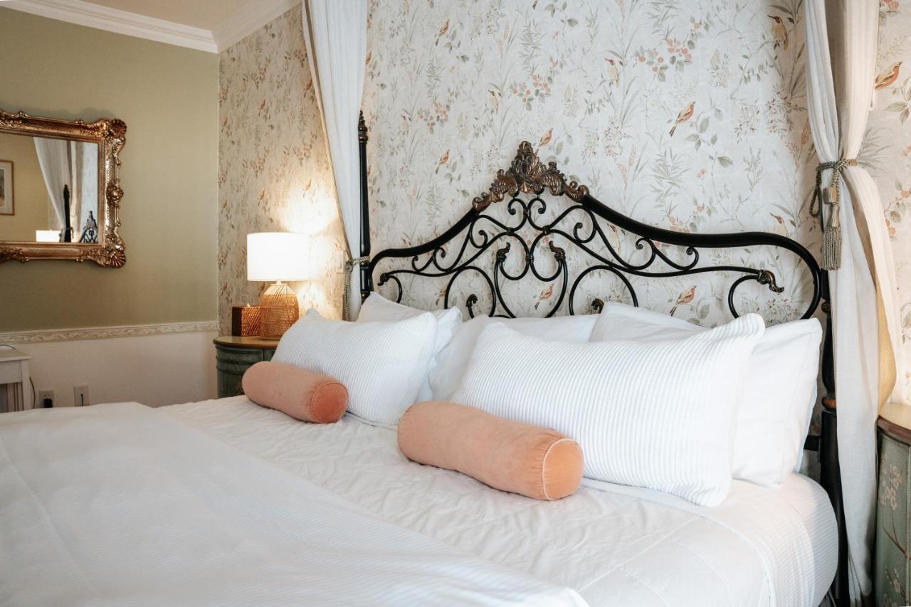 The Litchfield Inn Екстер'єр фото