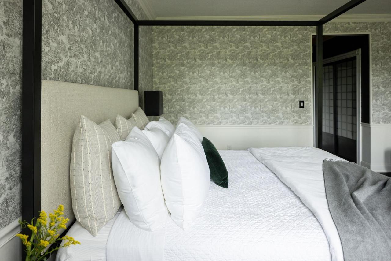 The Litchfield Inn Екстер'єр фото