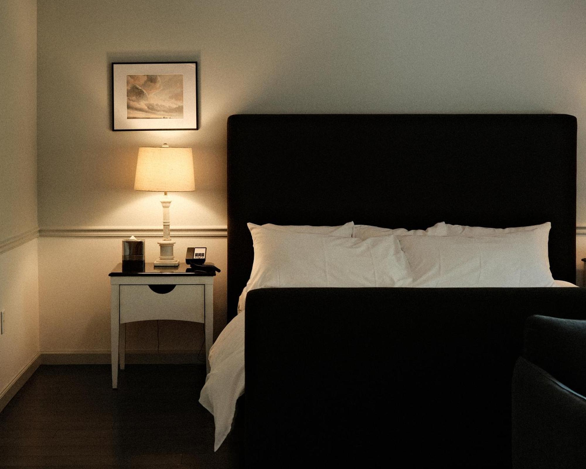 The Litchfield Inn Екстер'єр фото