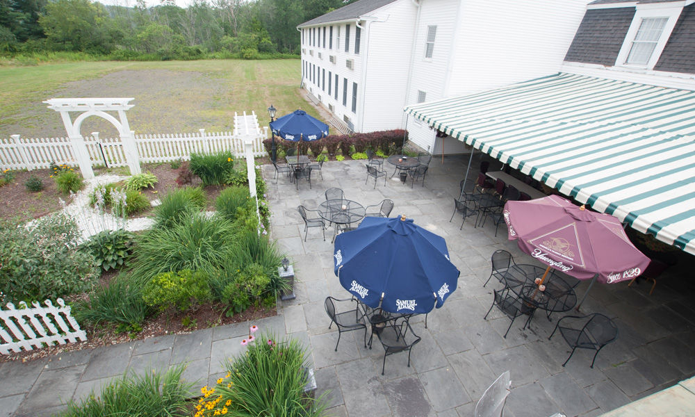 The Litchfield Inn Екстер'єр фото
